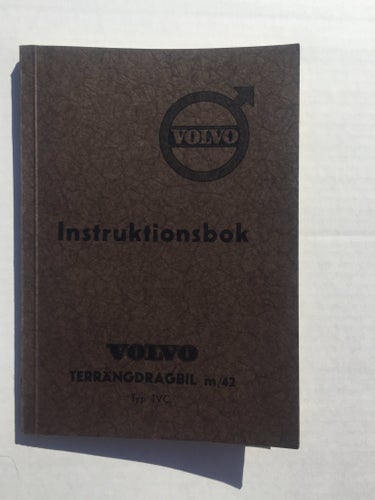 Instruktionsbok Volvo terrängdragbil m/42 år 1943