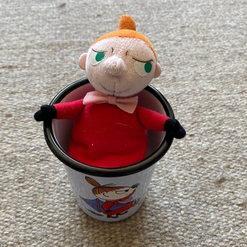 Lilla My i Mumin emaljmugg mugg och mjukisdjur