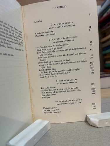 De nio målarna av Dorothy L. Sayers, bok, Very Fine plus