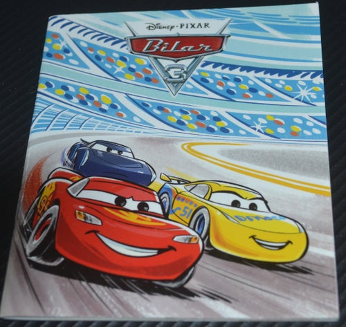 Liten bok Disney Pixar Karrusell förlag Bilar