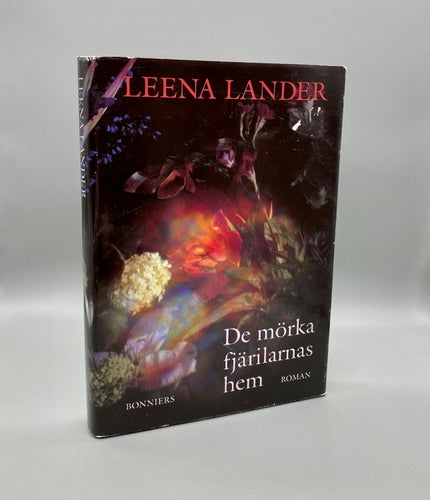 De mörka fjärilarnas hem av Leena Lander (Roman)