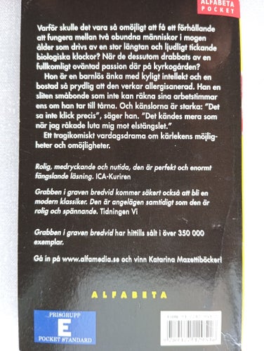 Grabben i graven bredvid av Katarina Mazetti, 1998