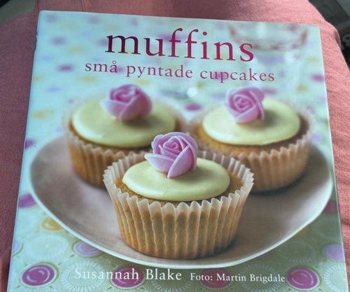 Muffins små pyntade cupcakes av Susannah Blake