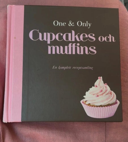 Muffins små pyntade cupcakes av Susannah Blake