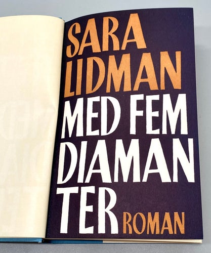 Med fem diamanter av Sara Lidman