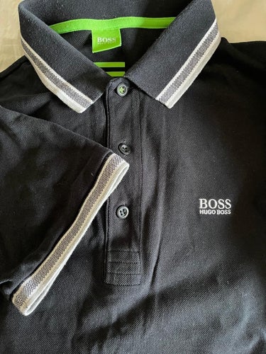 BOSS Hugo Boss svart pikétröja, storlek M
