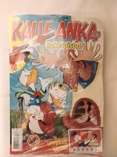 Kalle Anka & Co 2007 nr 40. inplastad. med leksak Raketpistol