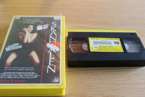 VHS-film: Skandalen - Esselte Video