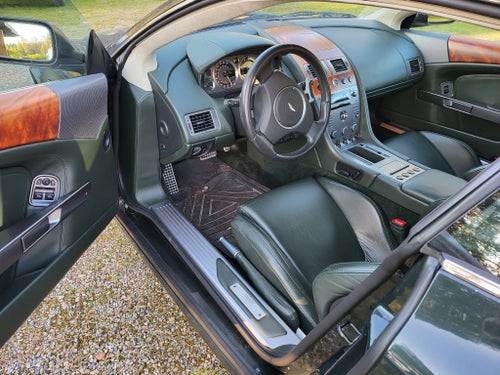 Aston Martin DB9