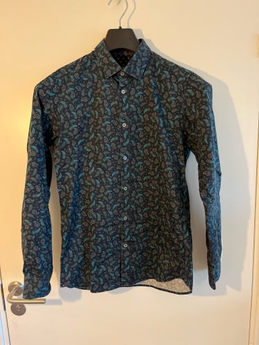 Ted Baker svart skjorta, storlek 2 /Storlek S