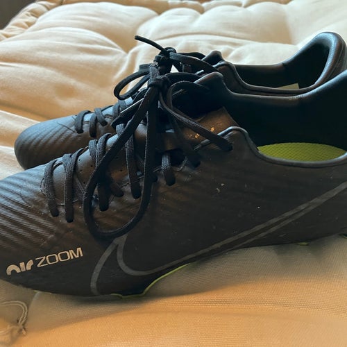Nike Fotbollsskor stl.39