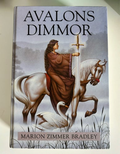Avalons dimmor – Marion Zimmer Bradley (inbunden)