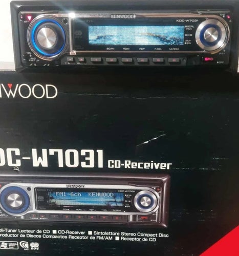Kenwood KDC-W7031 Bilradio i låda. OEL delfiner som Pioneer