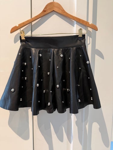 Gina Tricot svart kjol, storlek S