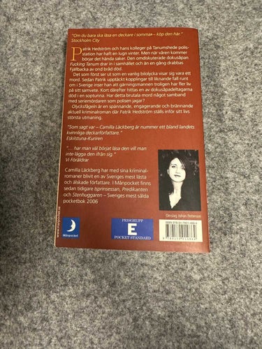 Camilla Läckberg - Olycksfågeln