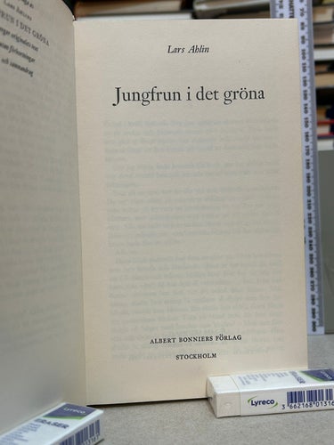 Jungfrun i det gröna av Lars Ahlin. bok, Very Good plus