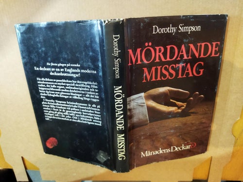 Mördande misstag av Dorothy Simpson. Very Fine