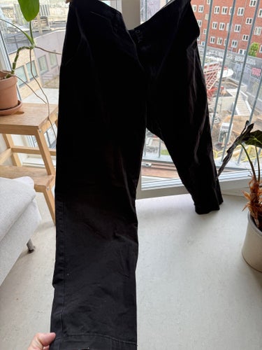 Svarta CHINOS stl. 32/36