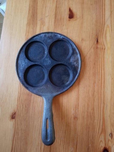Gjutjärnspanna för plättar, gammal!