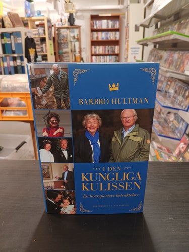 I DEN KUNGLIGA KULISSEN - EN HOVREPORTERS BETRAKTELSER
