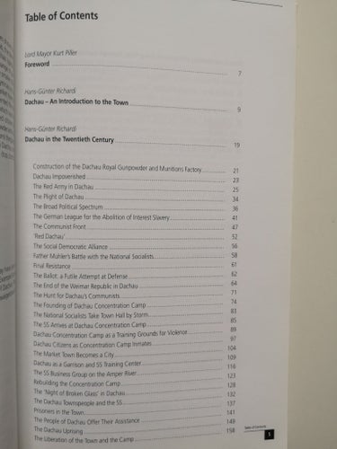 DACHAU - A GUIDE TO ITS CONTEMPORARY HISTORY, HANS-GÜNTER RICHARDI 2001