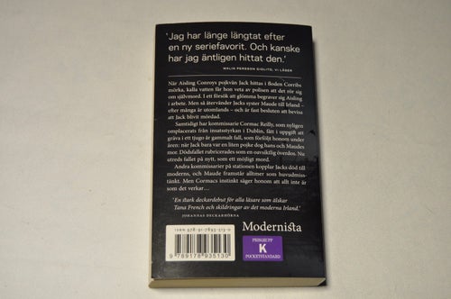 DÖDENS FLOD - Dervla McTierman