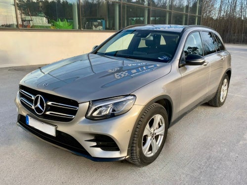 Mercedes GLC250 4Matic bensin kjol AMG nya däck värmare pedantskött 10550mil