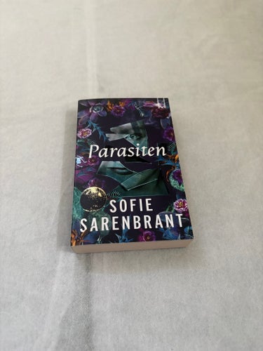 Parasiten av Sofie Sarenbrant, 2023