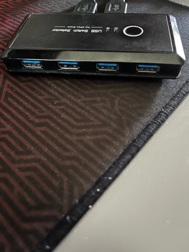 GeekerChip USB 3.0 Switch | KVM-switch för 2 datorer, 4 USB-enheter