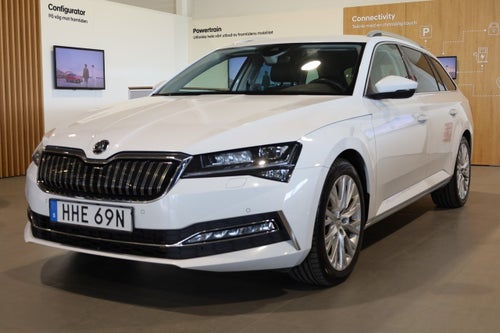 Škoda Superb iV Kombi 1.4 TSI iV DSG Sekventiell, 218hk, 2022