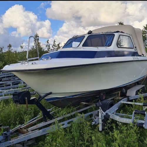 Monark 585ht Family - härlig båt i operfekt skick