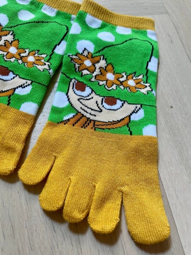 Mumin Gröna, gula strumpor 35-39 från japan