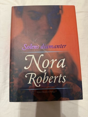 Solens diamanter av Nora Roberts