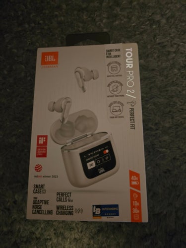 JBL Tour Pro 2