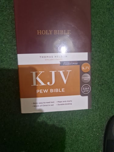 Holy Bible KJV Pew Bible Thomas Nelson