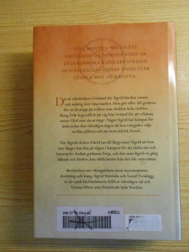 Estrid, Sagan om Valhalla av Johanne Hildebrandt, 2016. Inbunden bok.
