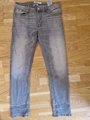 SMOG/DENIM gråa jeans, storlek 30/30