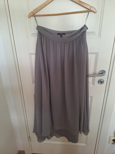 Esprit grå kjol, storlek 38