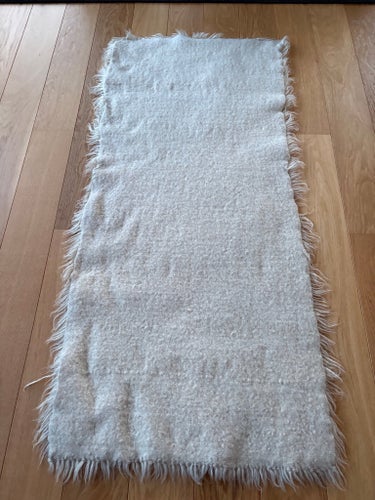Vit retro handknuten matta herdematta ullmatta ull typ Flokati 60-tal