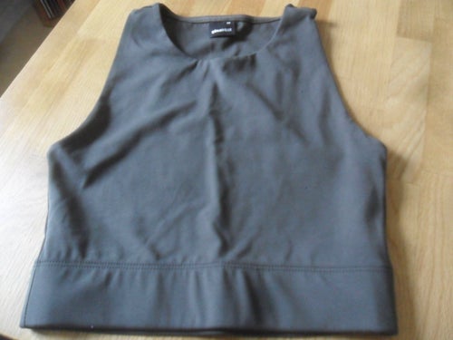 Gina Tricot mossgrön topp, storlek XS