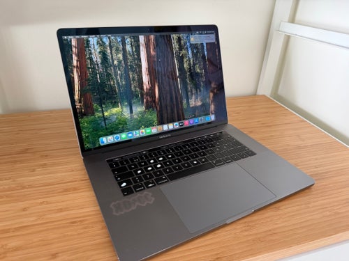 MacBook Pro 15”, 2018, Space Grey, i7, 16Gb ram, 500gb hårddisk, ingen laddare
