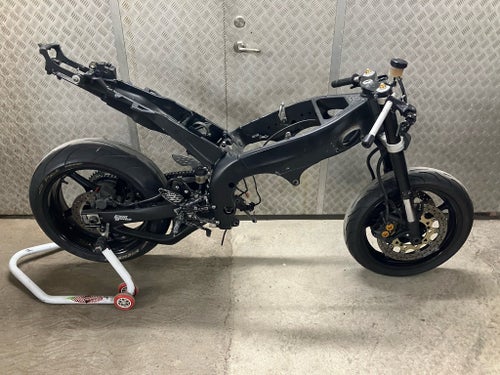 Yamaha R1 05
