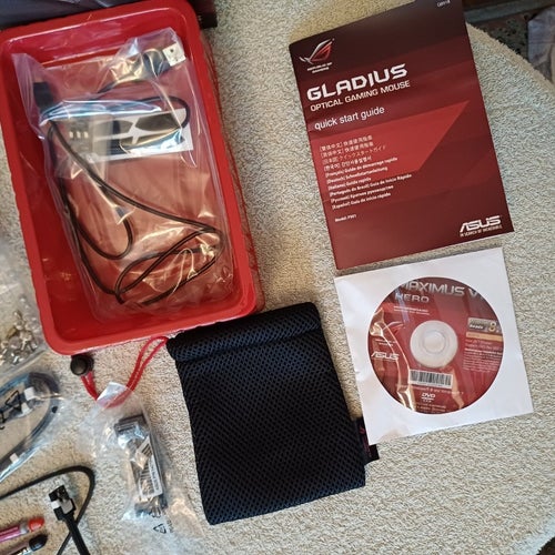 ASUS ROG Maximus VIII Hero reservdelar OBS ej komplett oanvända kablar m.m.