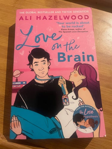 Love on the Brain av Ali Hazelwood, 2022