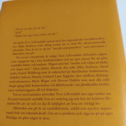 Människor som gör : samtal med sociala entreprenörer av Lifvendahl, Tove