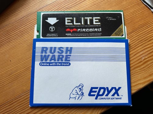 Elite för Commodore 64
