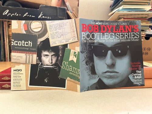 The Mojo Music Guide Volume 1, Bob Dylan's bootleg series, bok, Very Fine plus