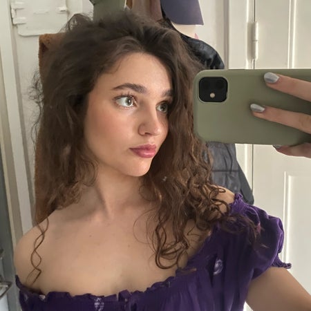 Nelia.M