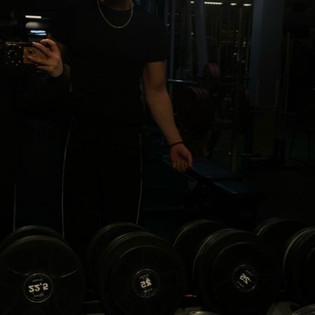 Adam_055