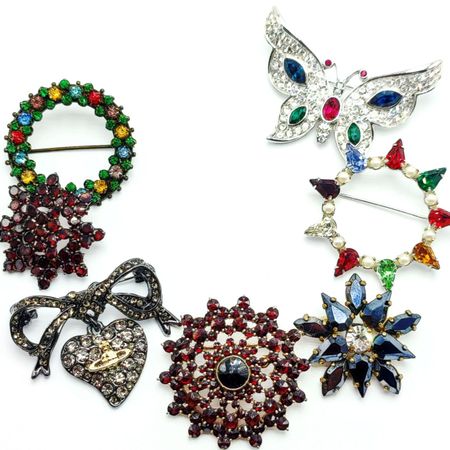 ManyBrooches